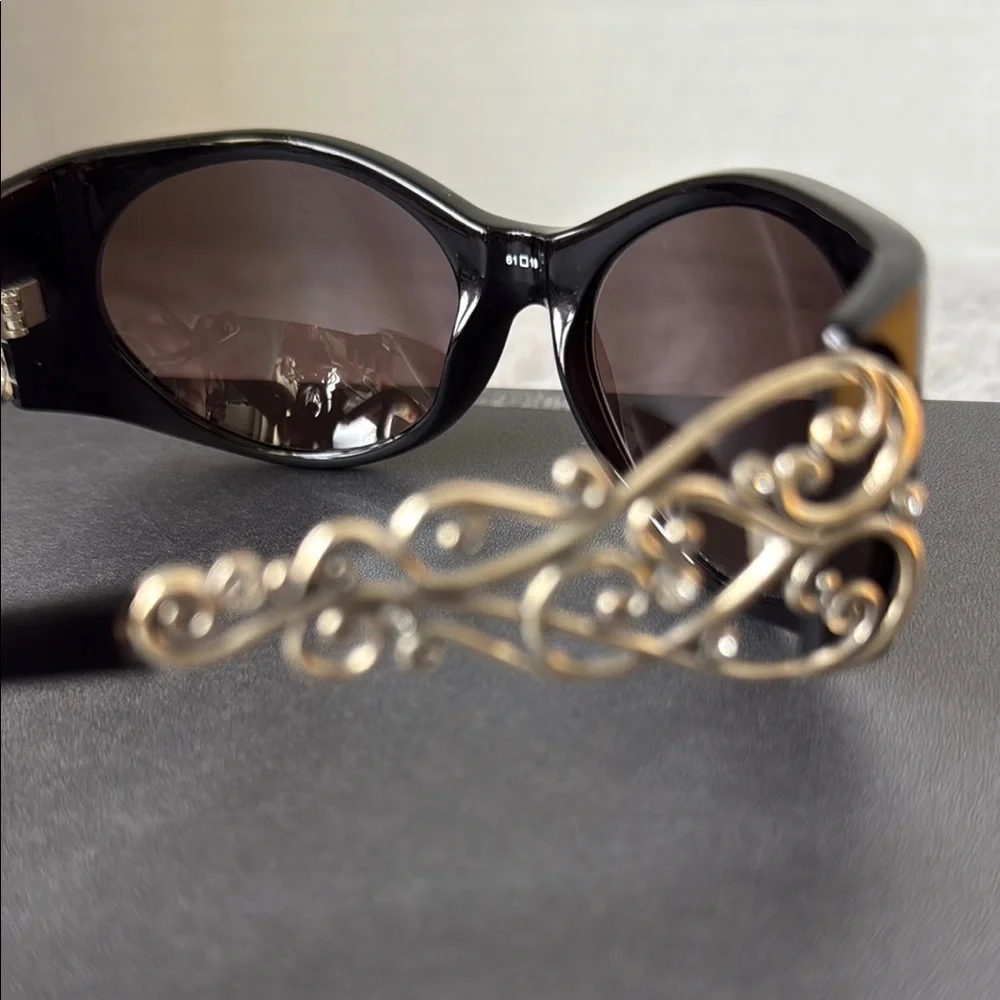 Brighton Black Oversized Sunglasses with Modern Frame